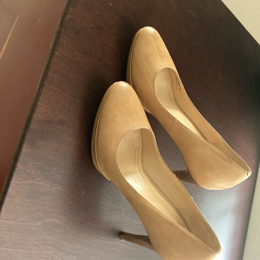Cole Haan nude pumps